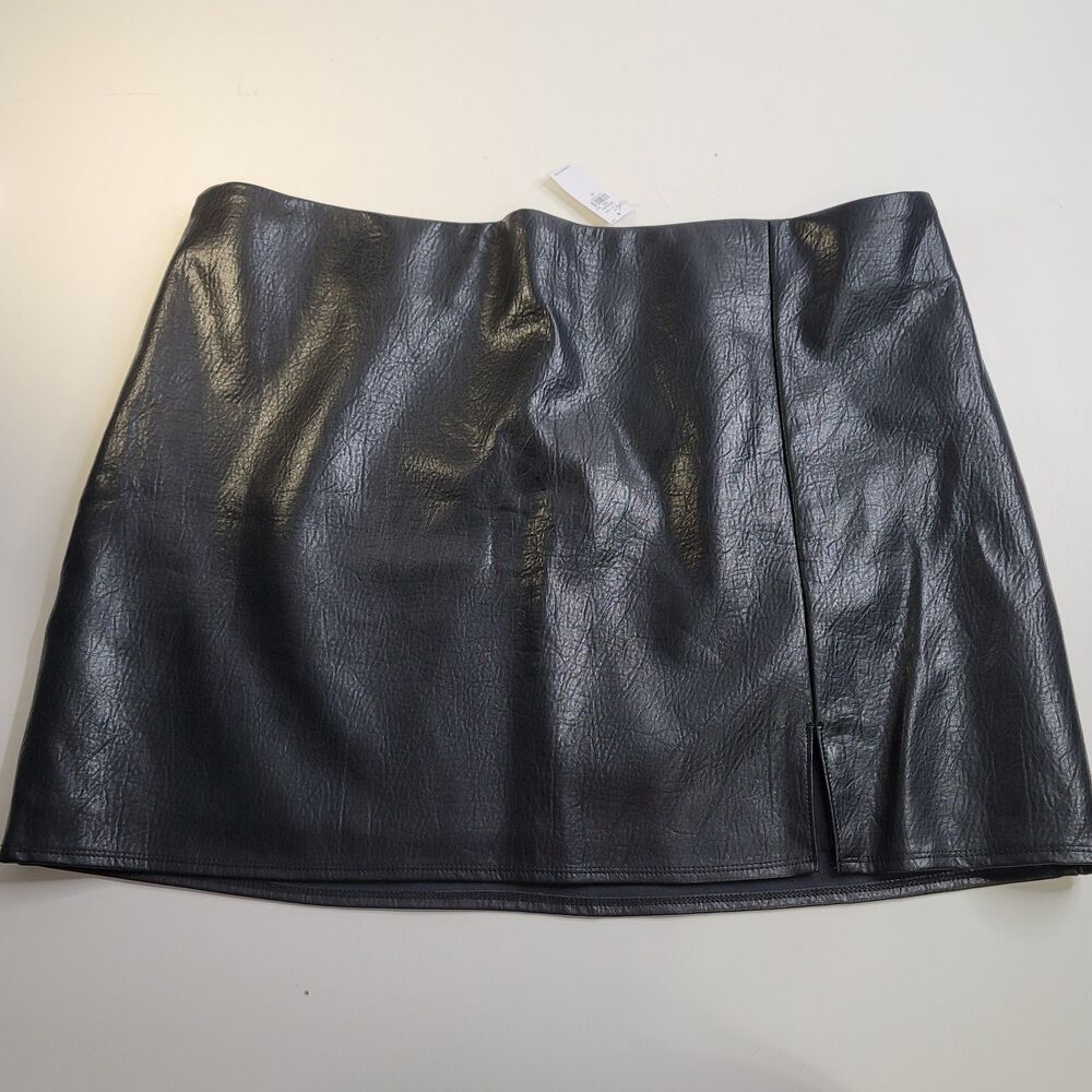 OLD NAVY Faux Leather Mini Skirt Black Lined Slit Front Vamp Clubbing NWT 2X